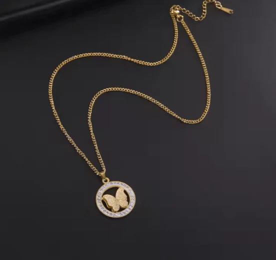 مجموعة قلادات الفراشة الزركونية