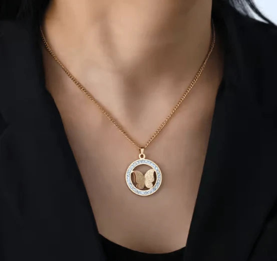 مجموعة قلادات الفراشة الزركونية